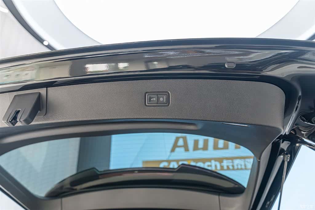 Audi Q7, 2025 19