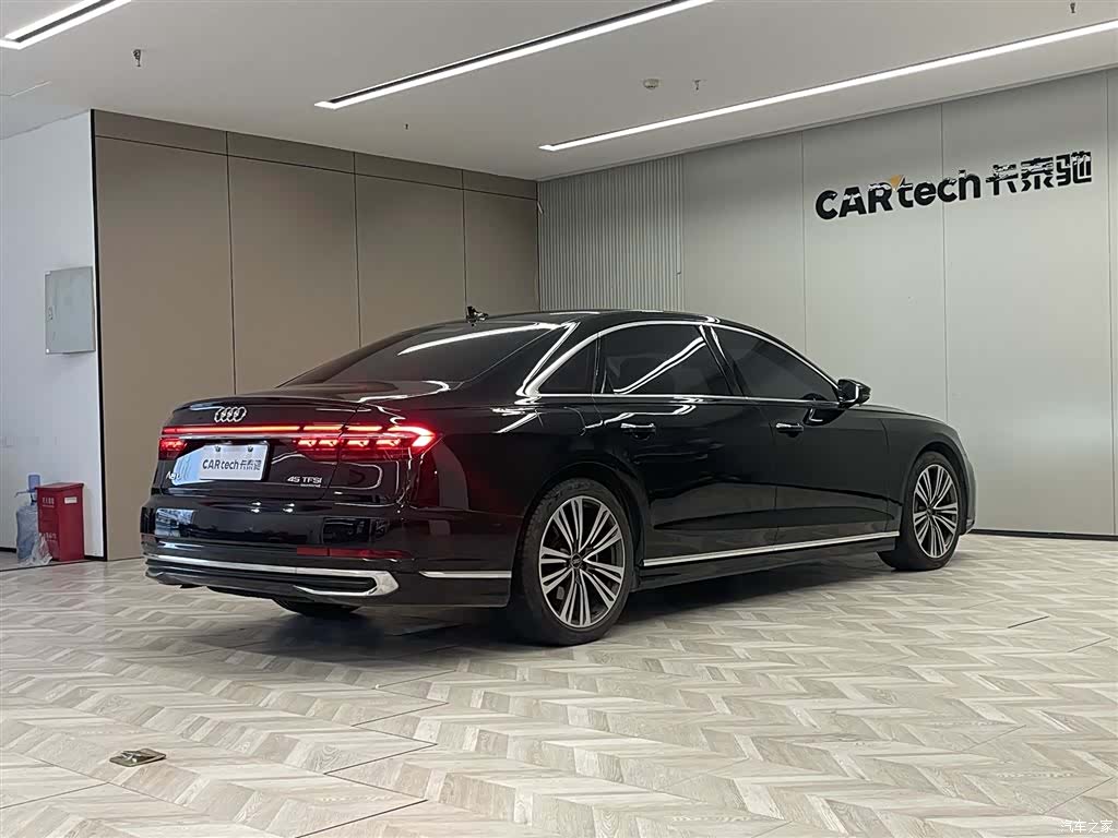 Audi A8L, 2023 все фото