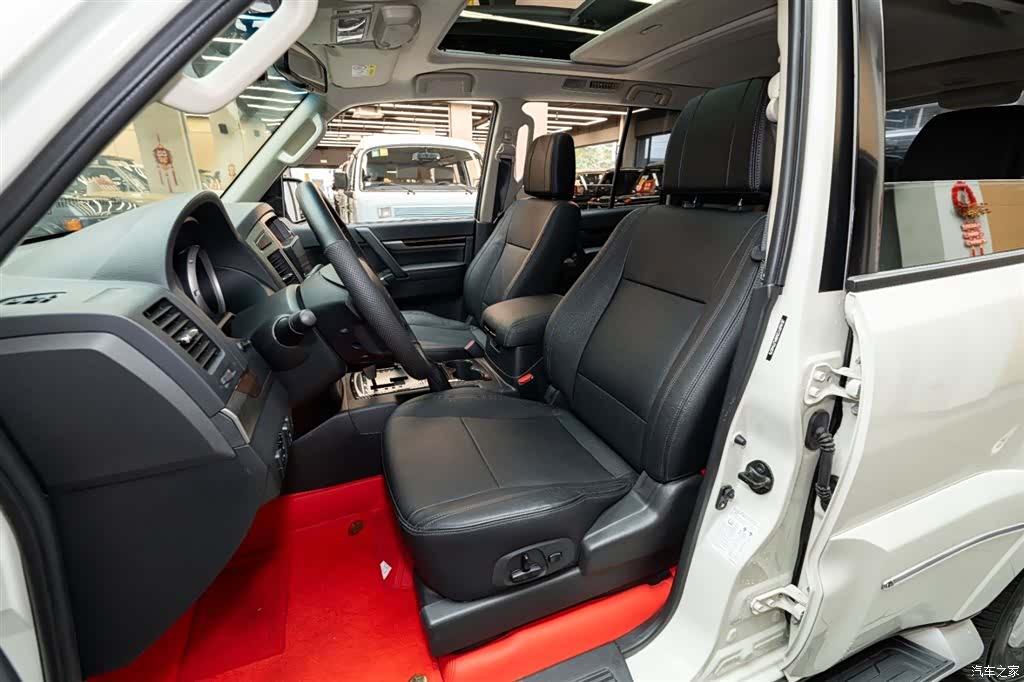 Mitsubishi Pajero, 2026 7