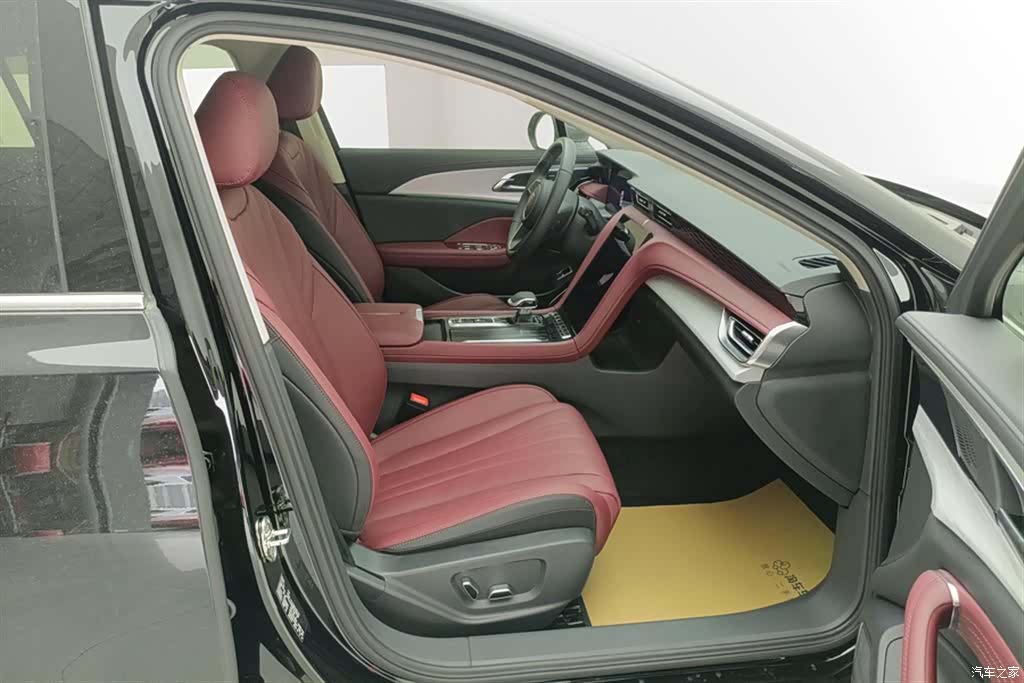 Hongqi H5, 2024 8