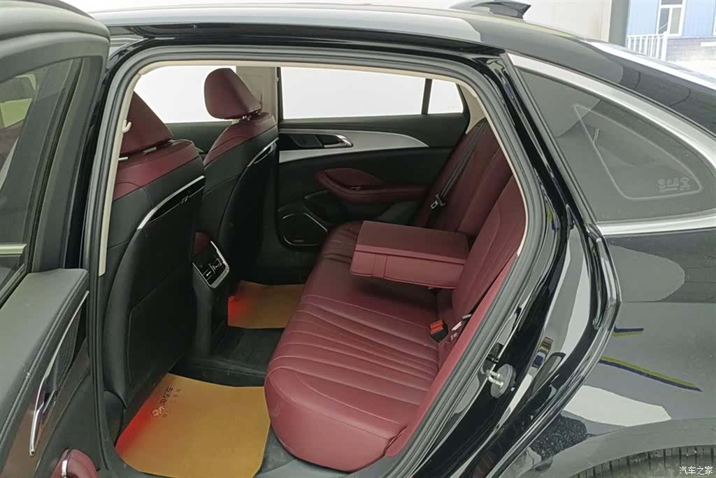 Hongqi H5, 2024 11
