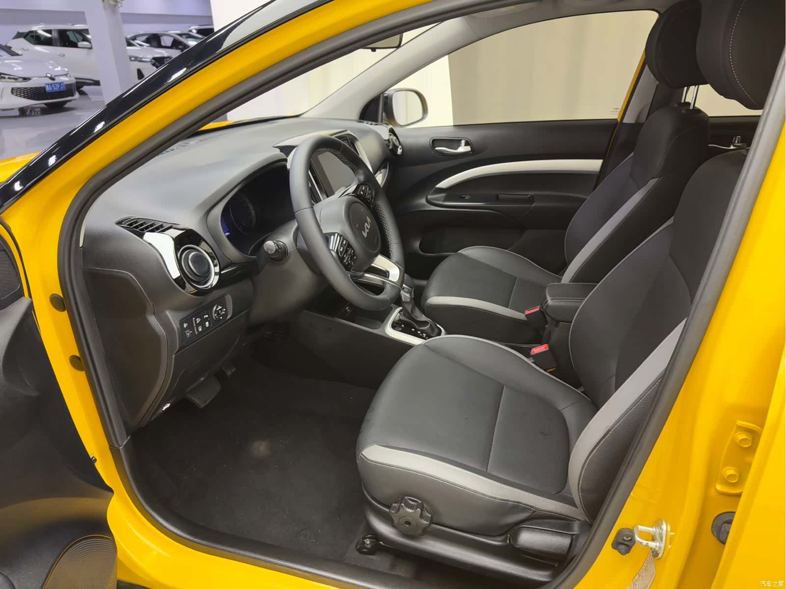 Kia KX1, 2022 10