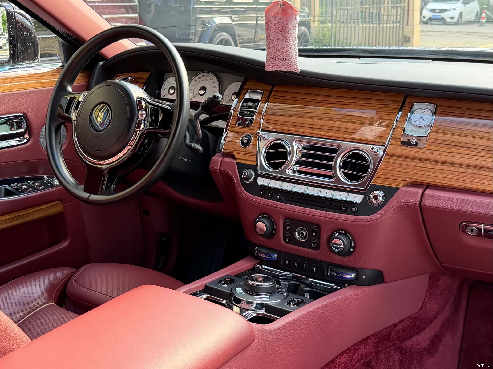 Rolls-Royce Ghost, 2015 6