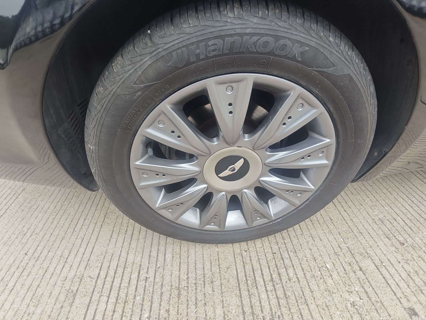 Hyundai BH330, 2011 8