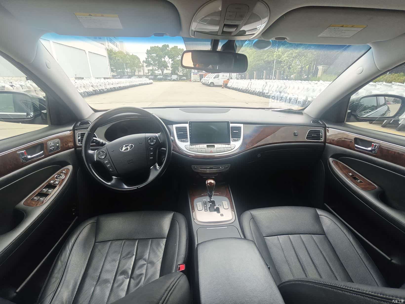 Hyundai BH330, 2011 12