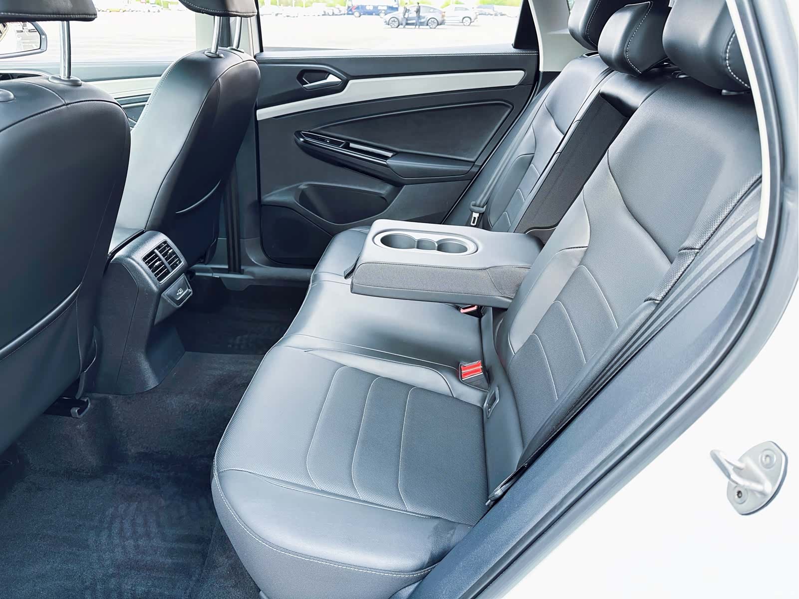 Volkswagen VS7, 2023 8