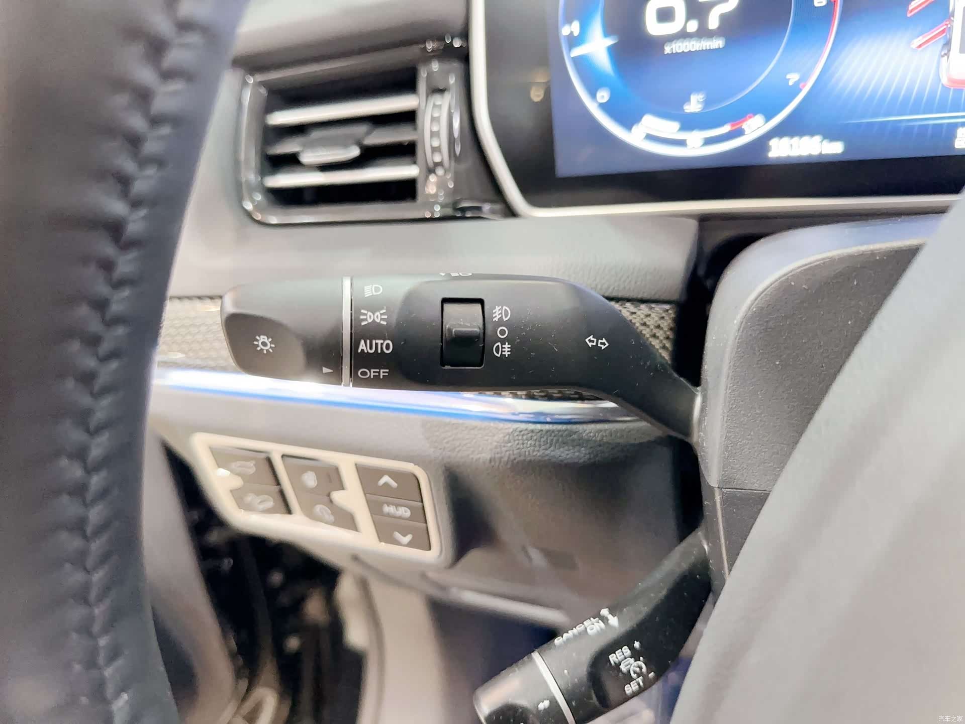 Hongqi HS5, 2023 17
