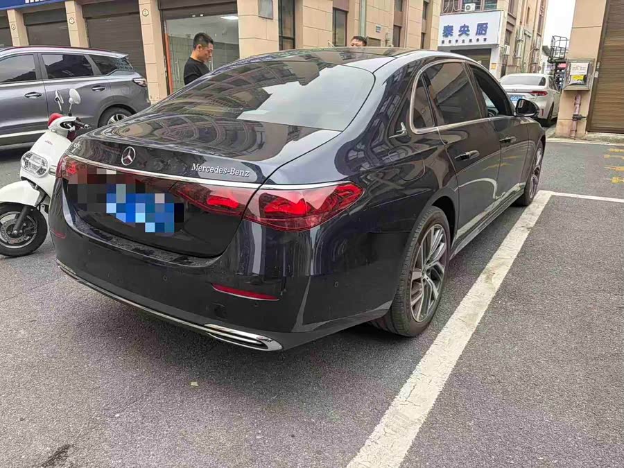 Mercedes-Benz E-Class 2024, фото 2