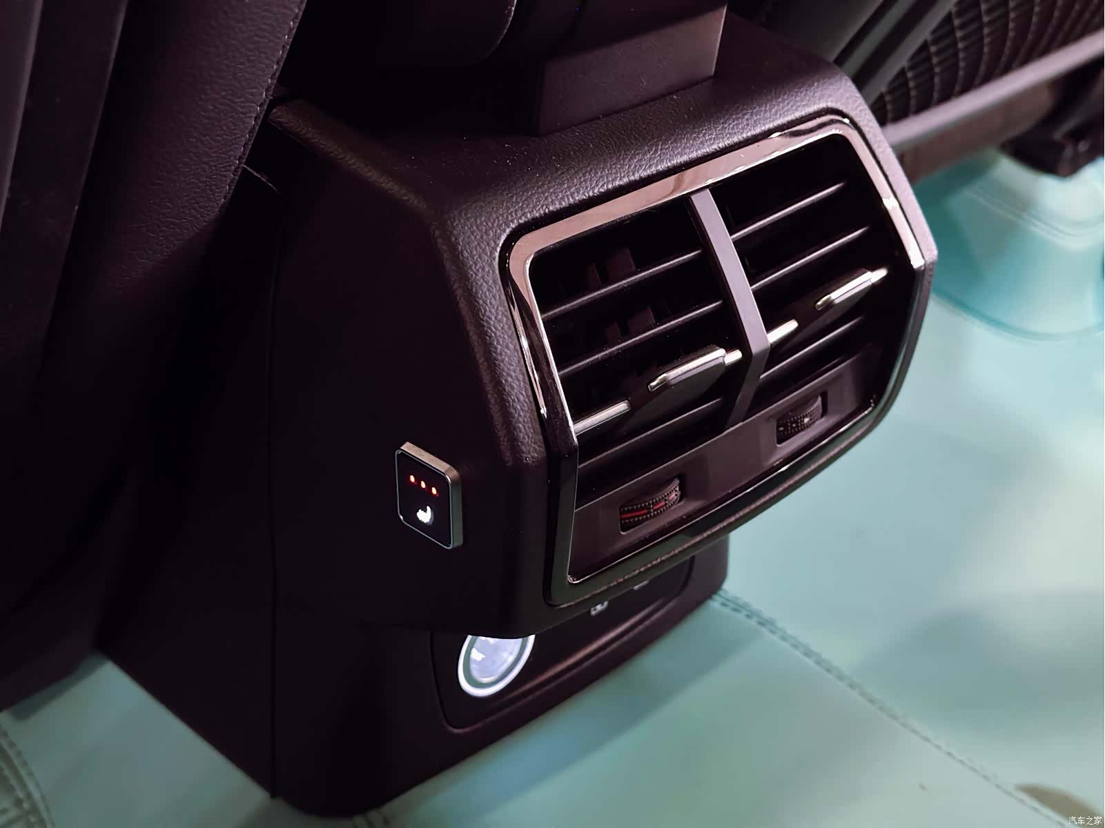 Audi Q3, 2023 14