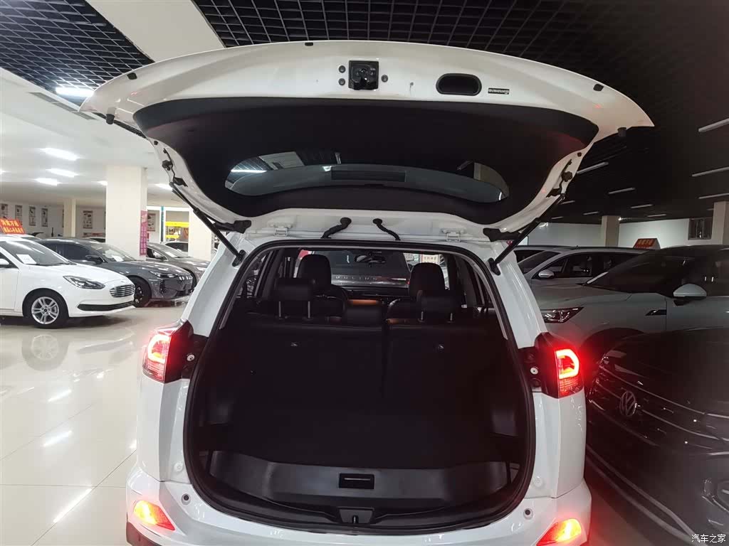 Toyota RAV4, 2019 18