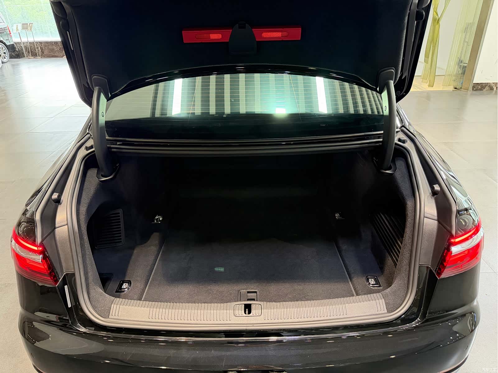 Audi A8L, 2021 14