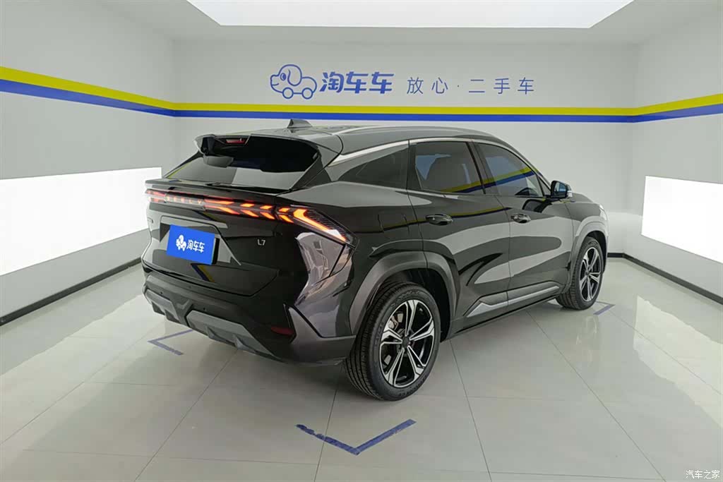 Geely Galaxy L7, 2023 3