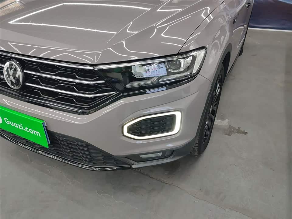 Volkswagen T-ROC exploring Songs