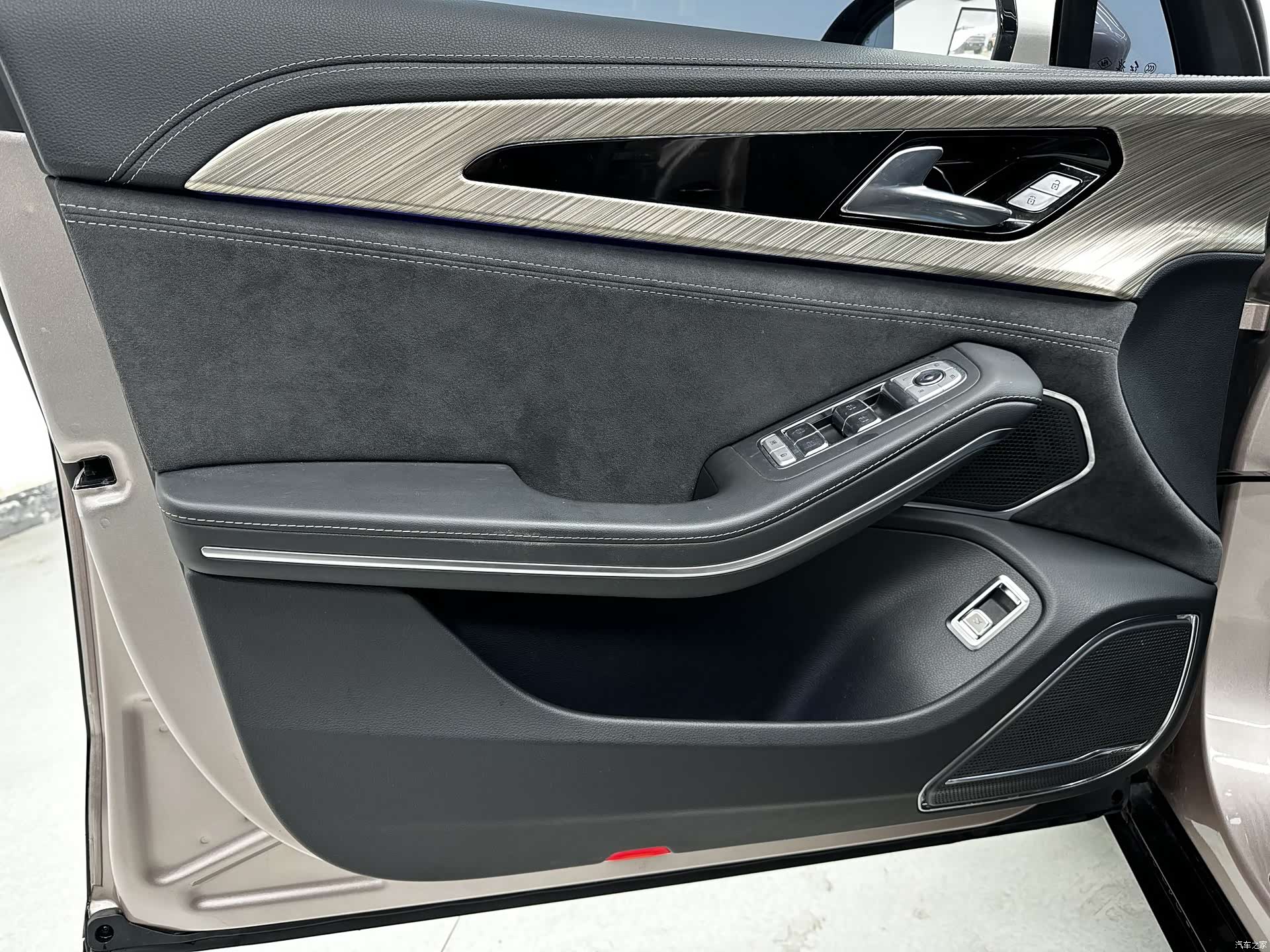 Hongqi H9, 2022 7