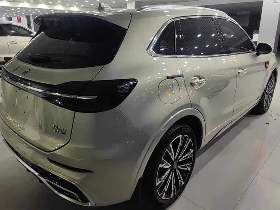 Hongqi HS5