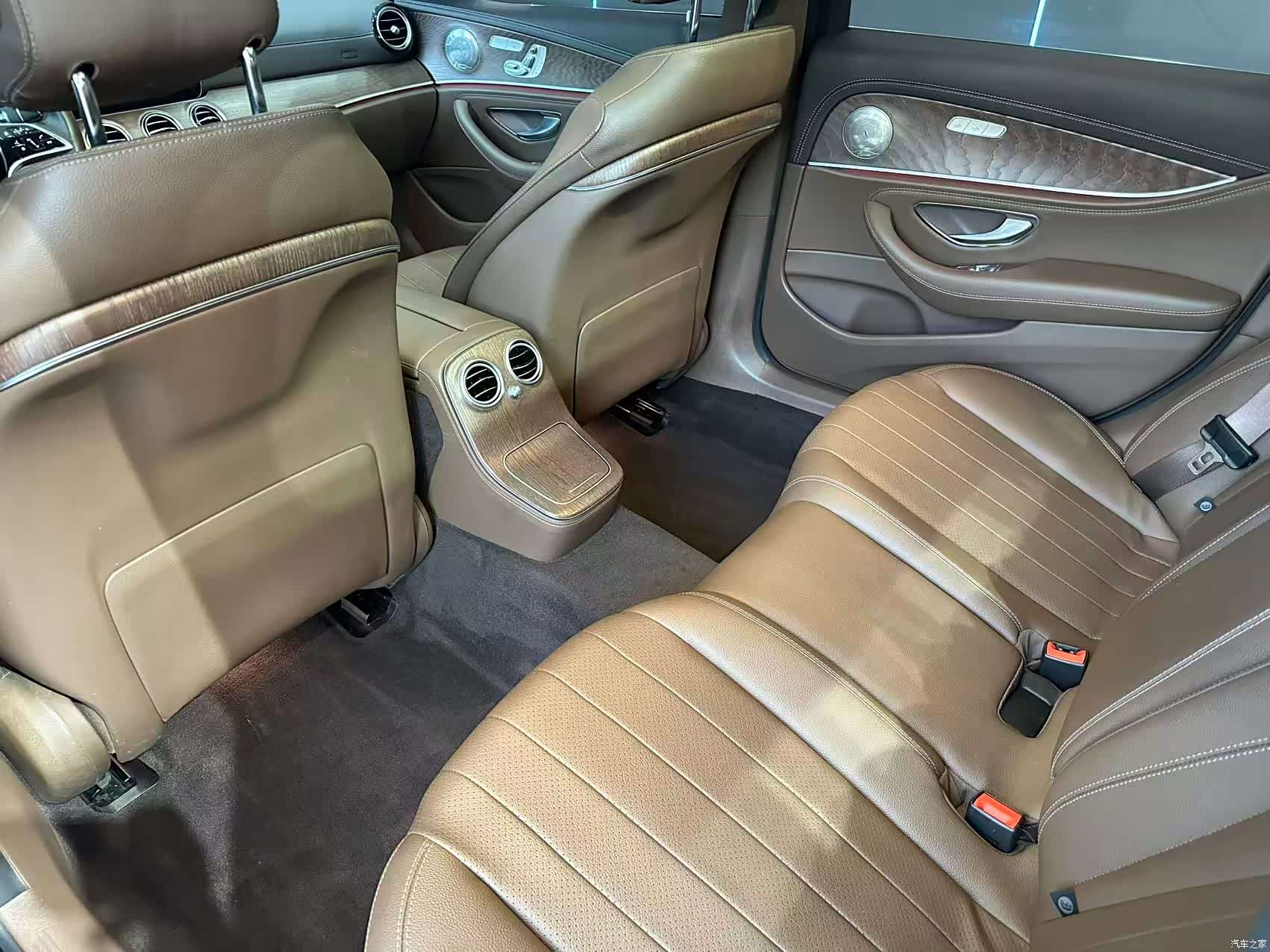 Mercedes-Benz E-Class, 2023 10