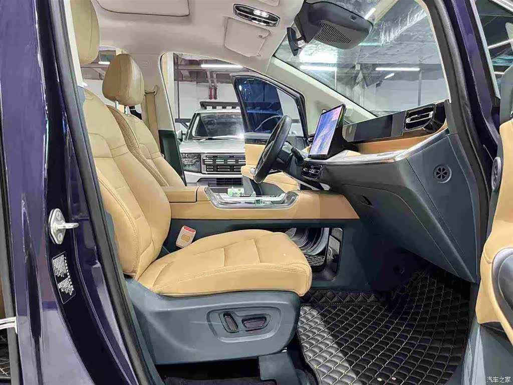 Trumpchi E8, 2024 10
