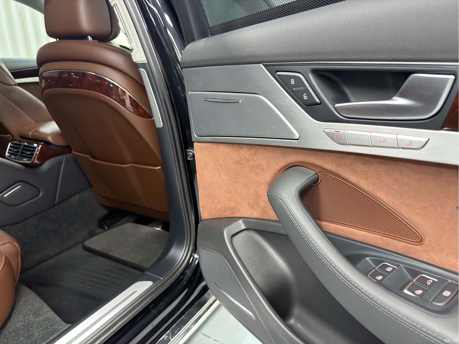 Audi A8L, 2013 9