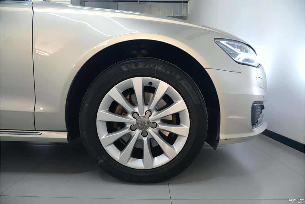 Audi A6L, 2017 24