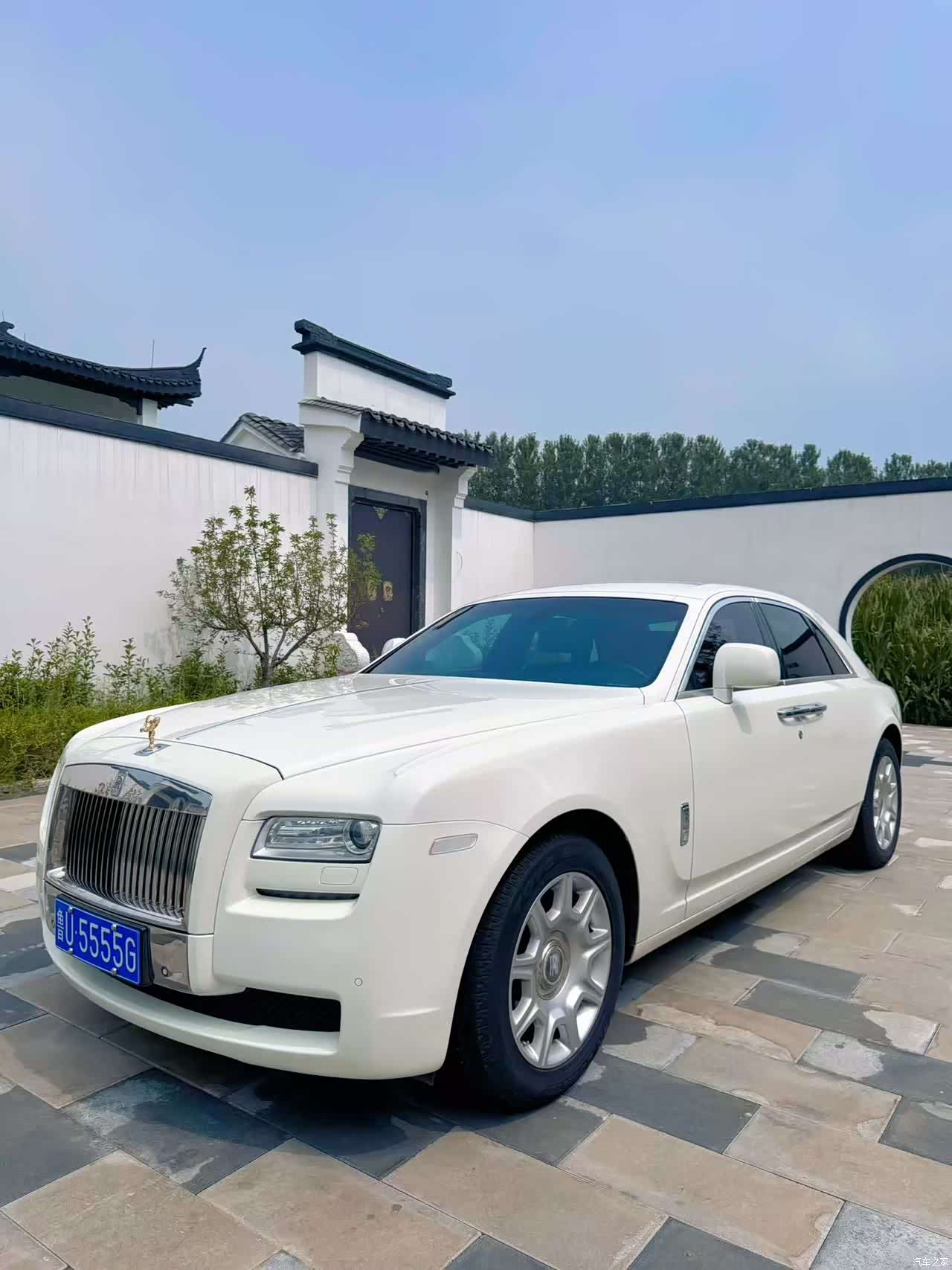 Rolls-Royce Ghost, 2011 1