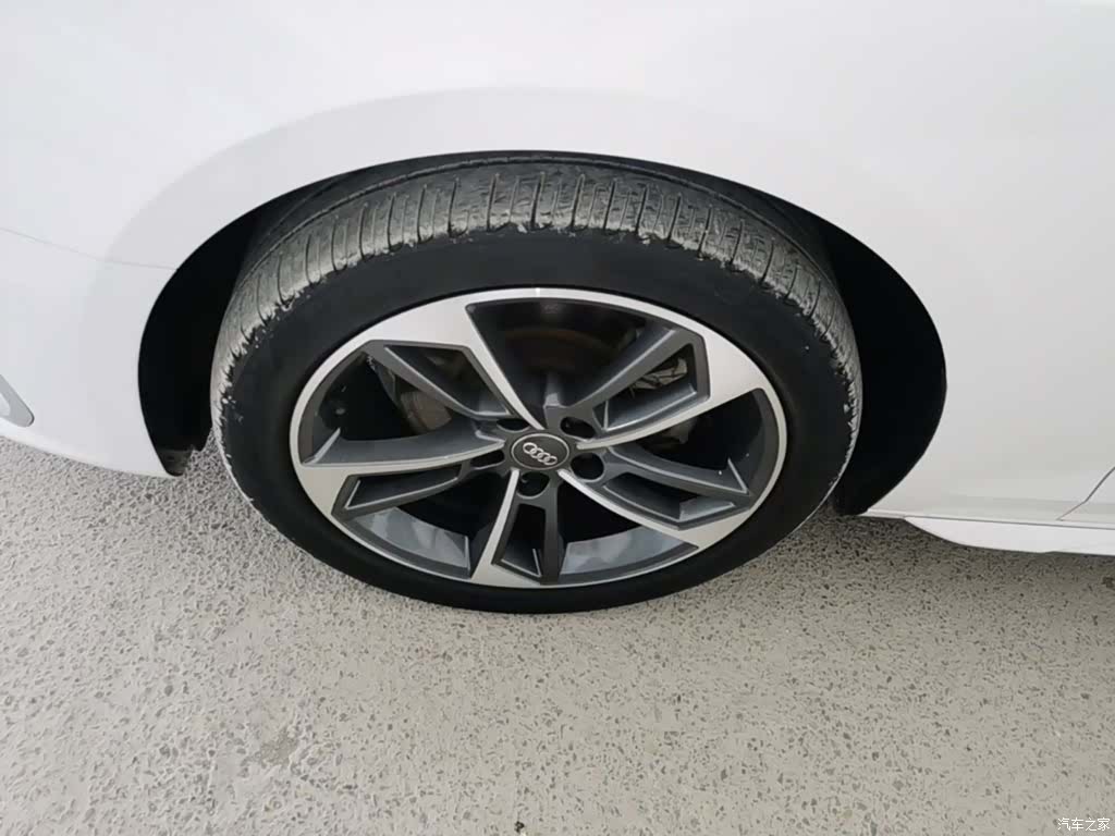 Audi A4L, 2022 23