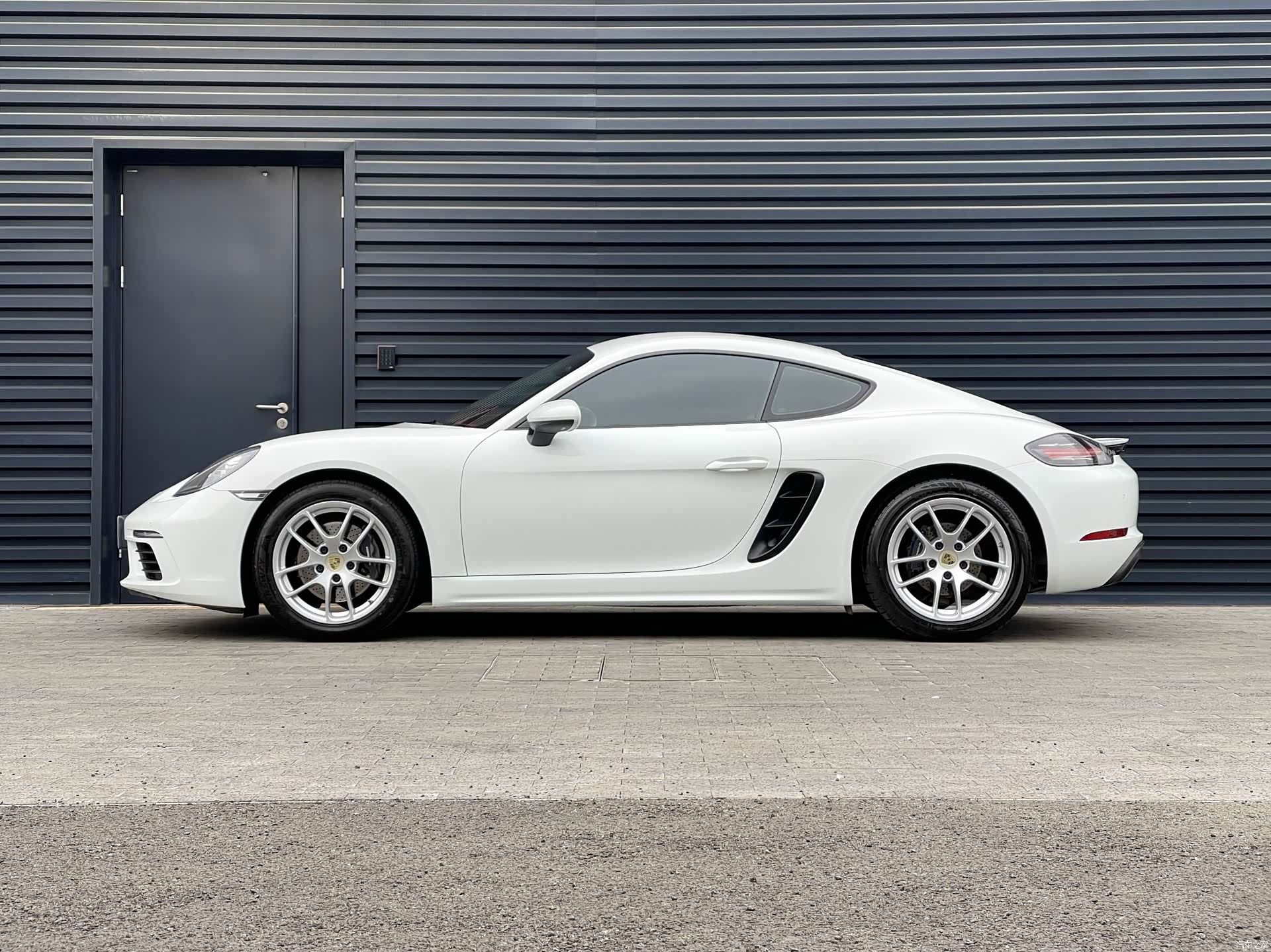 Porsche Cayman, 2017 3