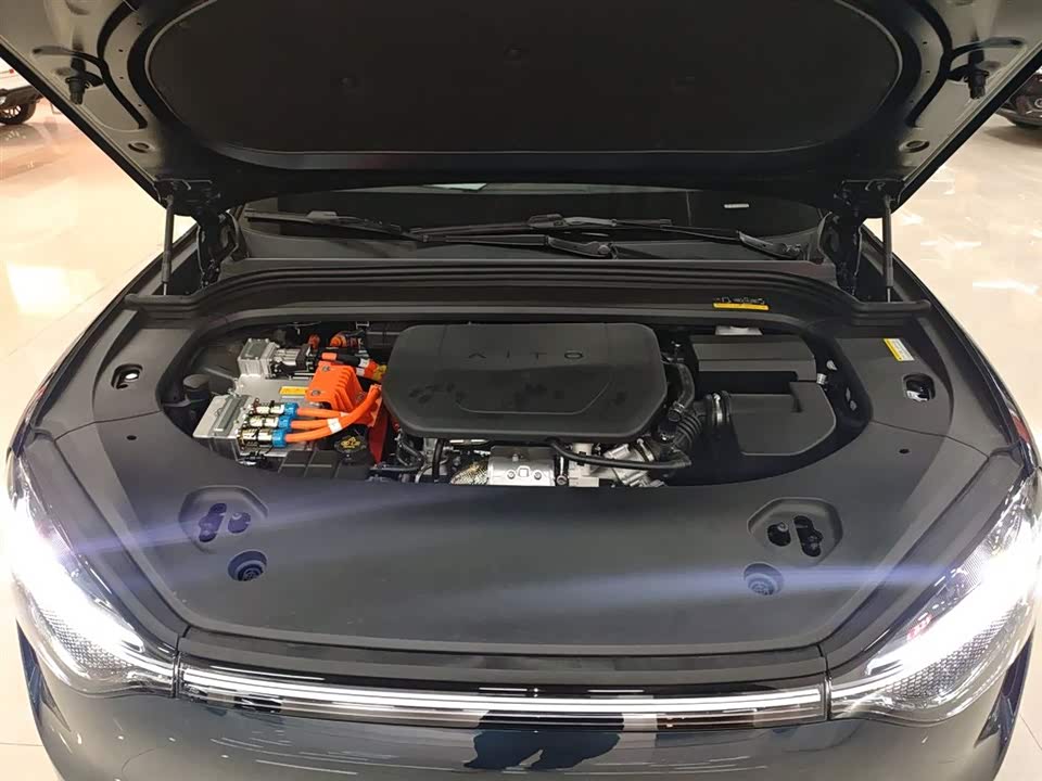 AITO Ask the world M9