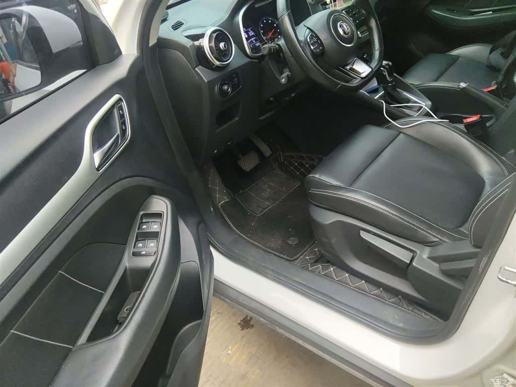 MG ZS, 2017 14