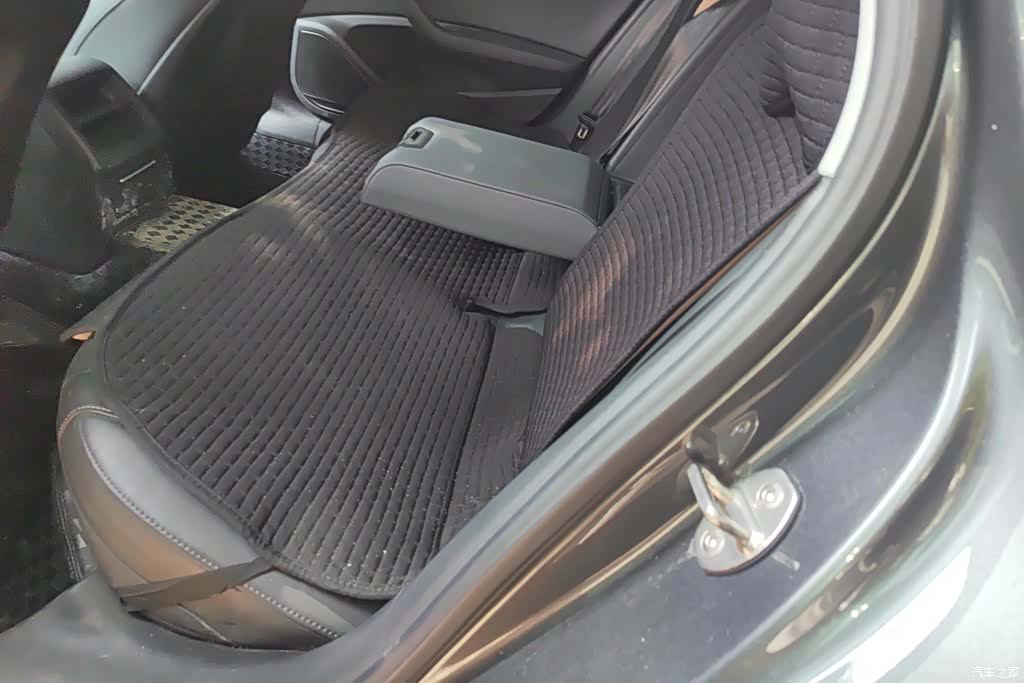 Audi A4L, 2021 11