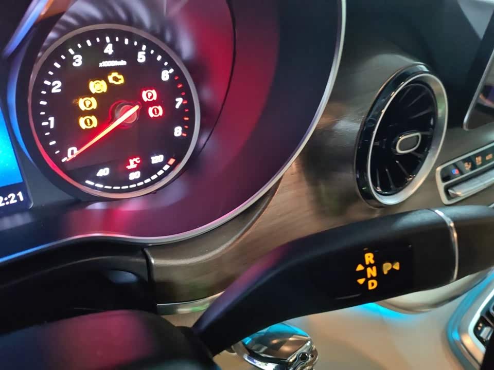 Mercedes-Benz V-class