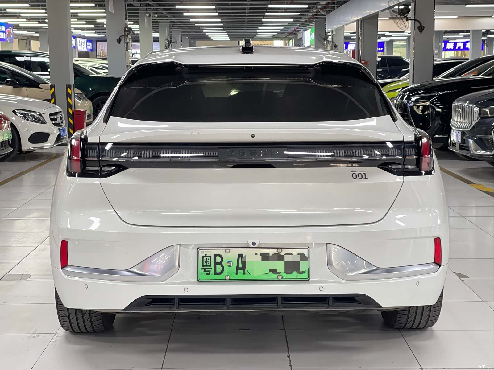 Zeekr 001, 2023 17