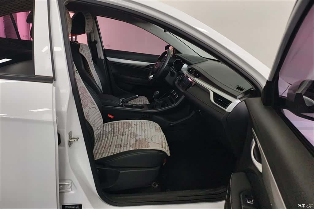 Geely Emgrand, 2020 8