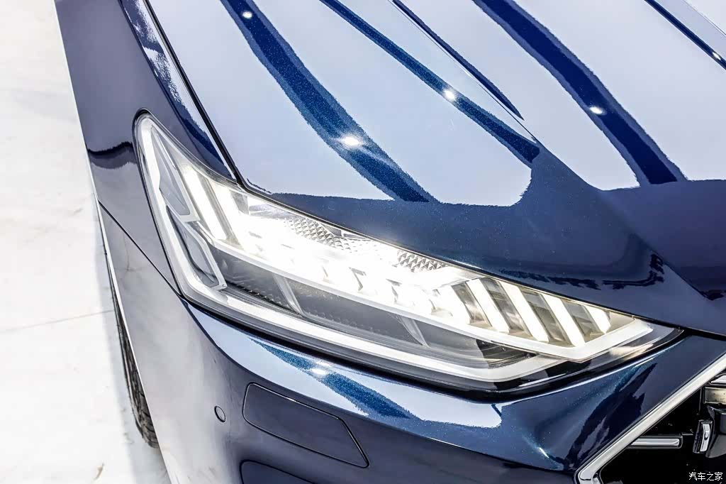 Audi A7L, 2024 25
