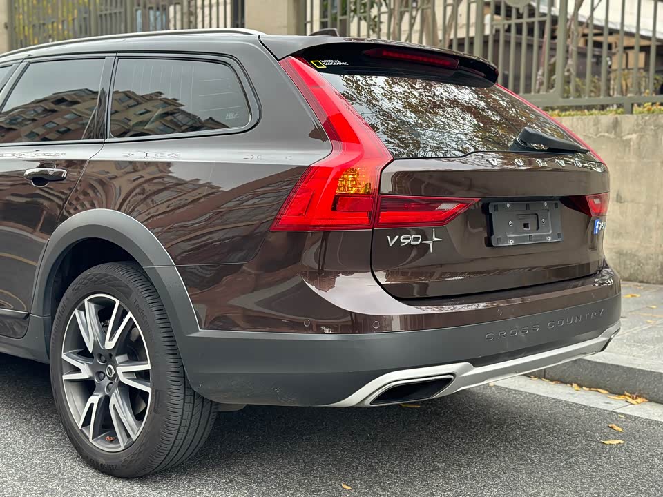 Volvo V90
