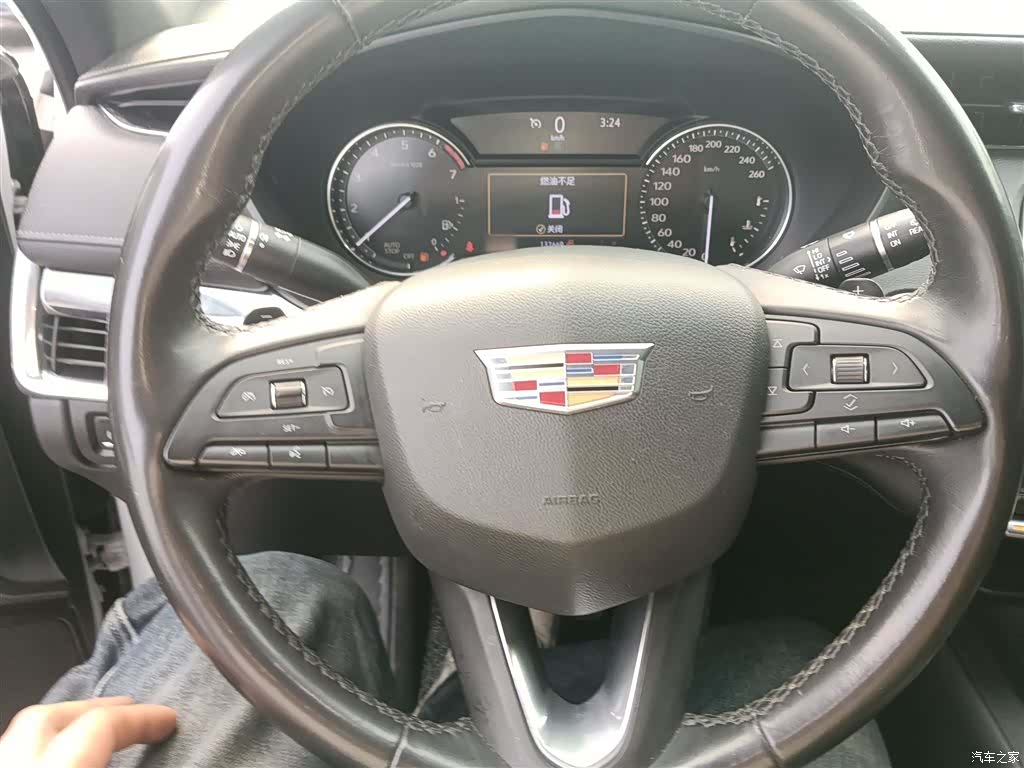 Cadillac XT4, 2019 11