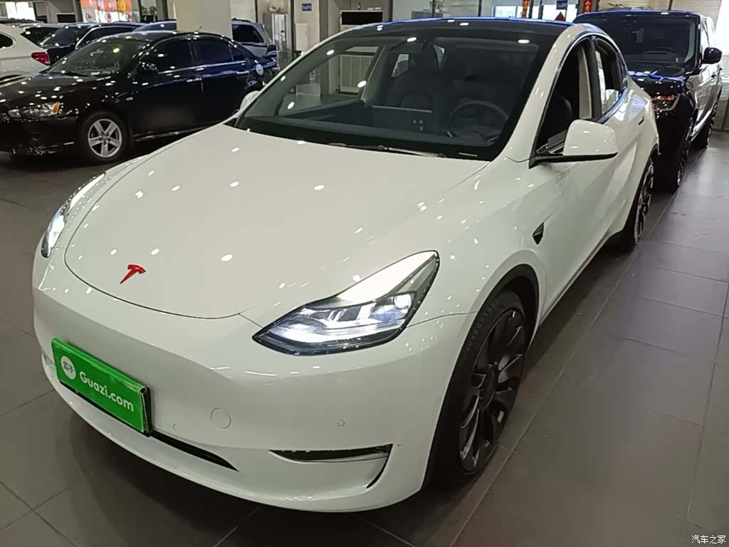 Tesla Model Y, 2023 1