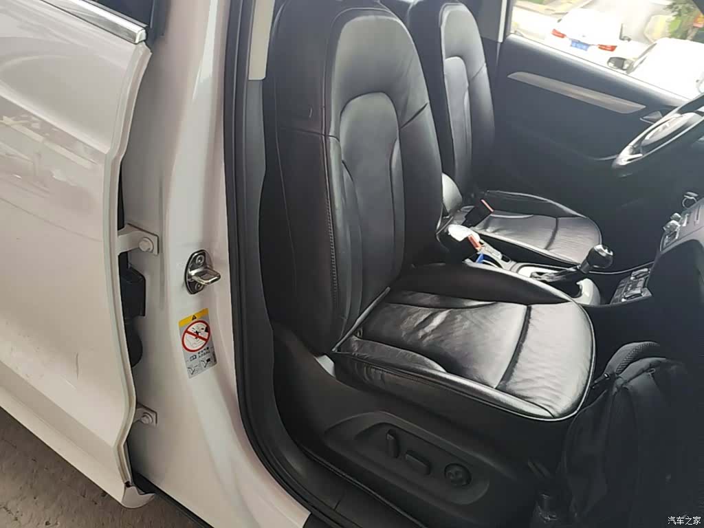 Audi Q3, 2014 25