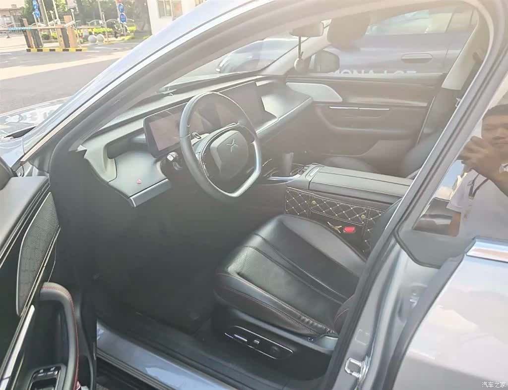 Xpeng P7, 2022 4