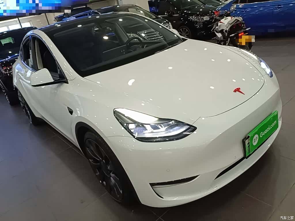 Tesla Model Y, 2023 4