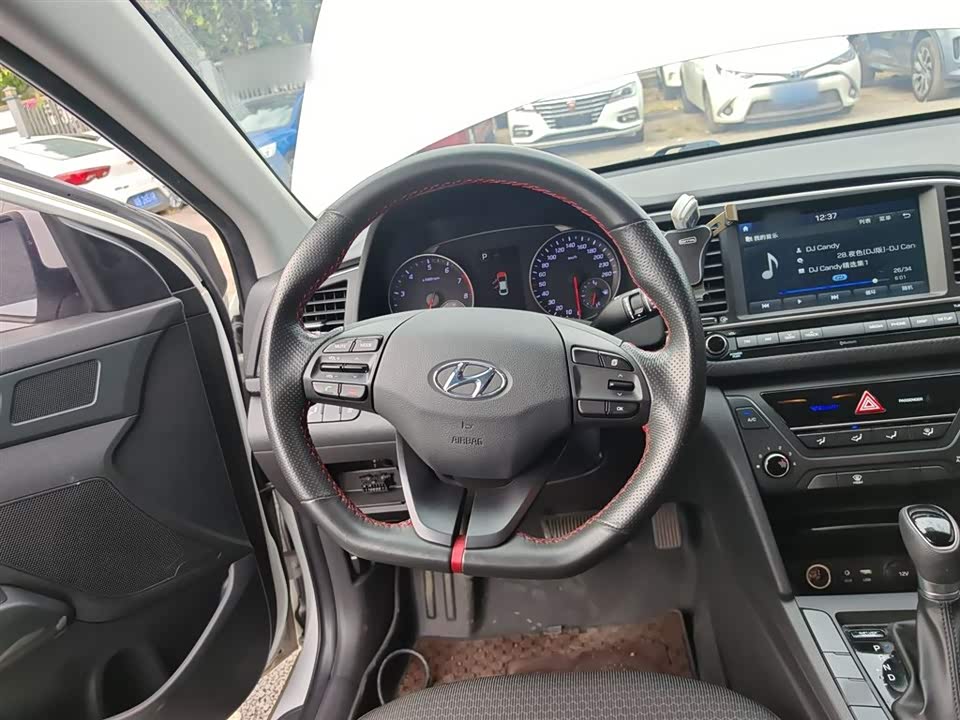Hyundai Lead