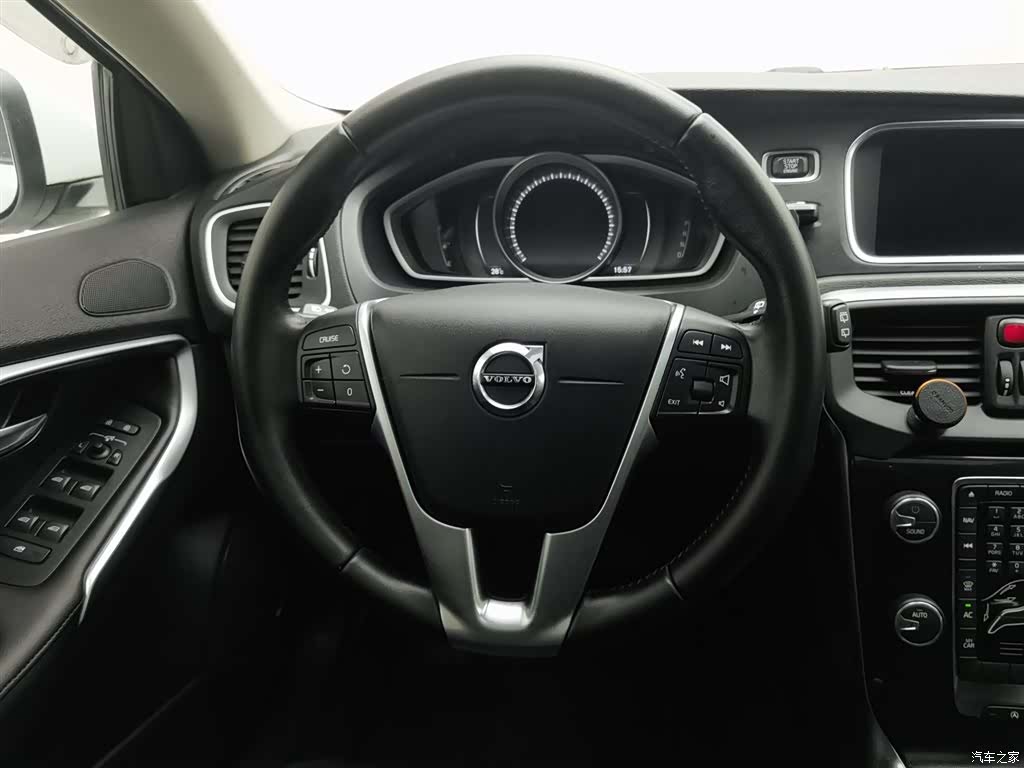 Volvo V40, 2018 11