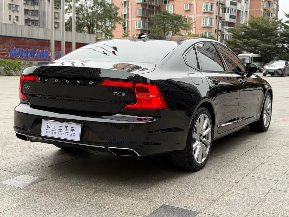 Volvo S90