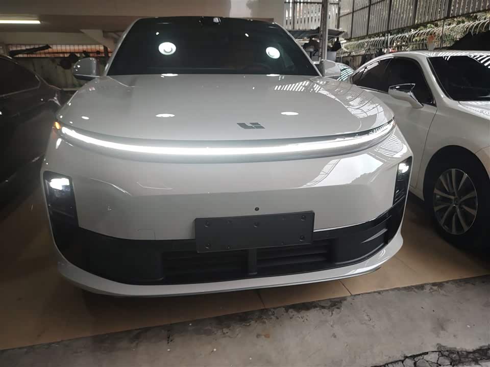 Li Auto Ideal L6