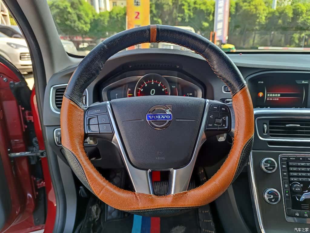 Volvo V60, 2015 12
