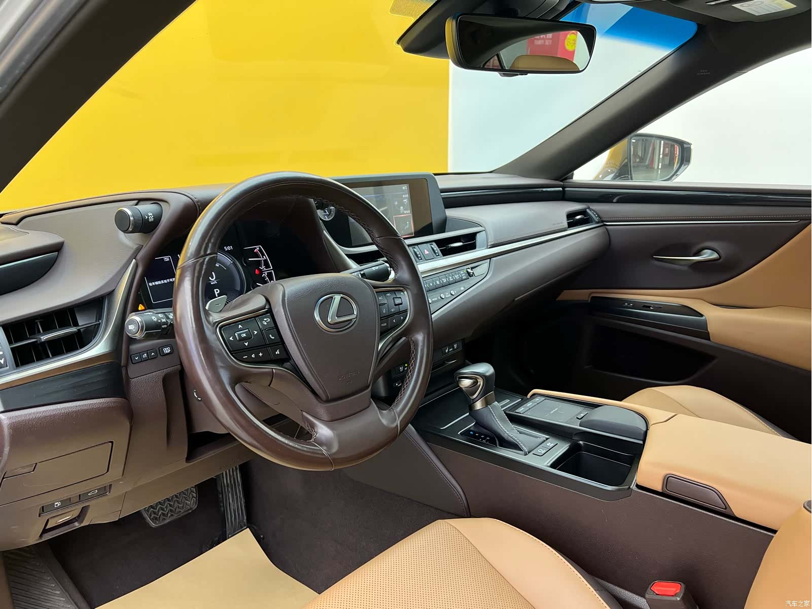 Lexus ES, 2021 4