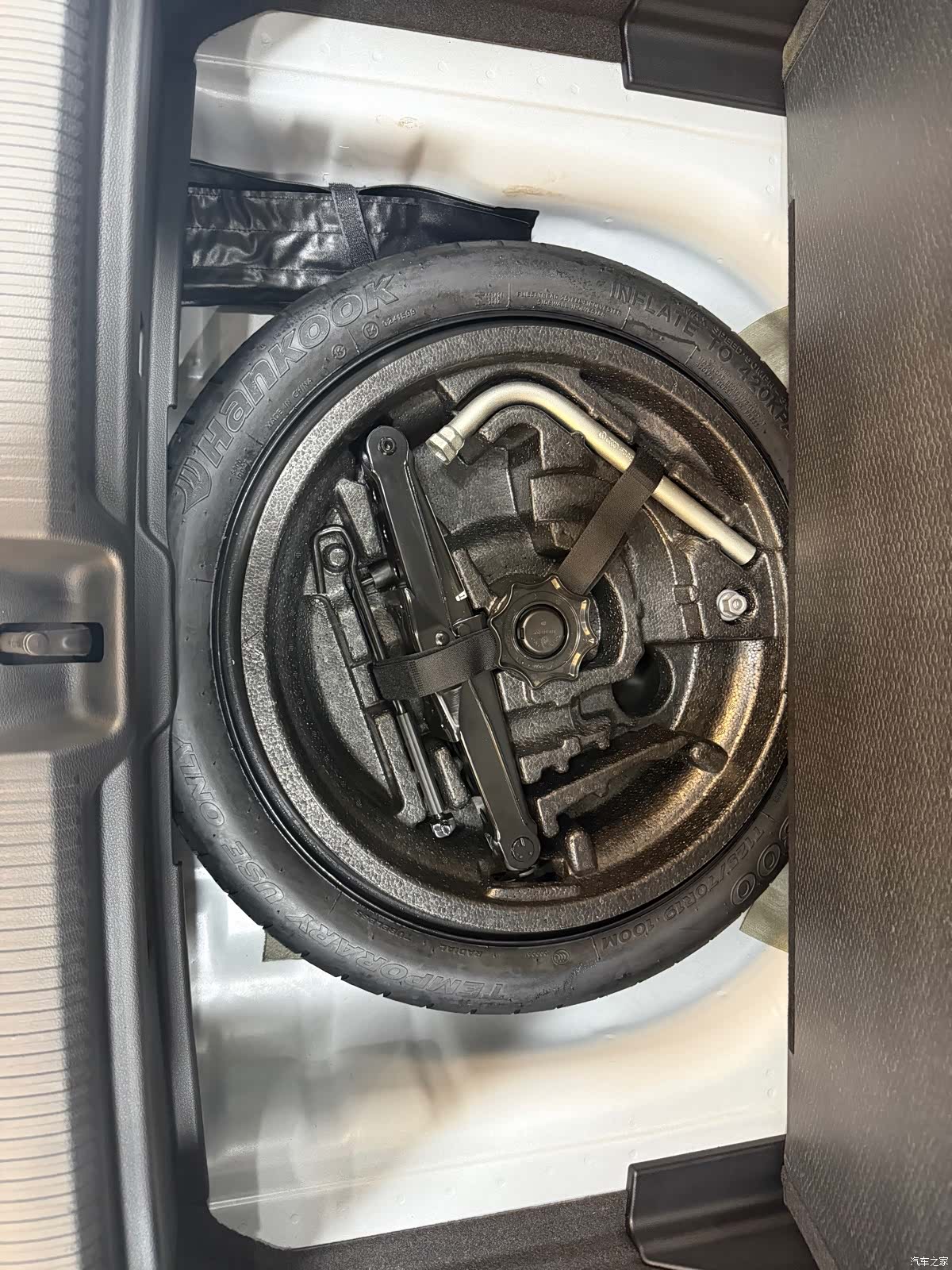 Audi Q2L, 2023 8