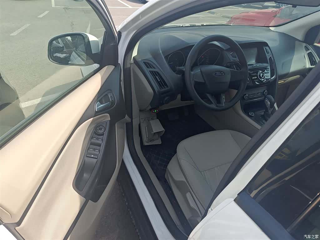 Ford Focus, 2017 16