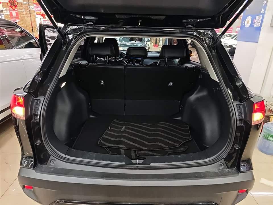 Toyota Corolla Sharp amplifier