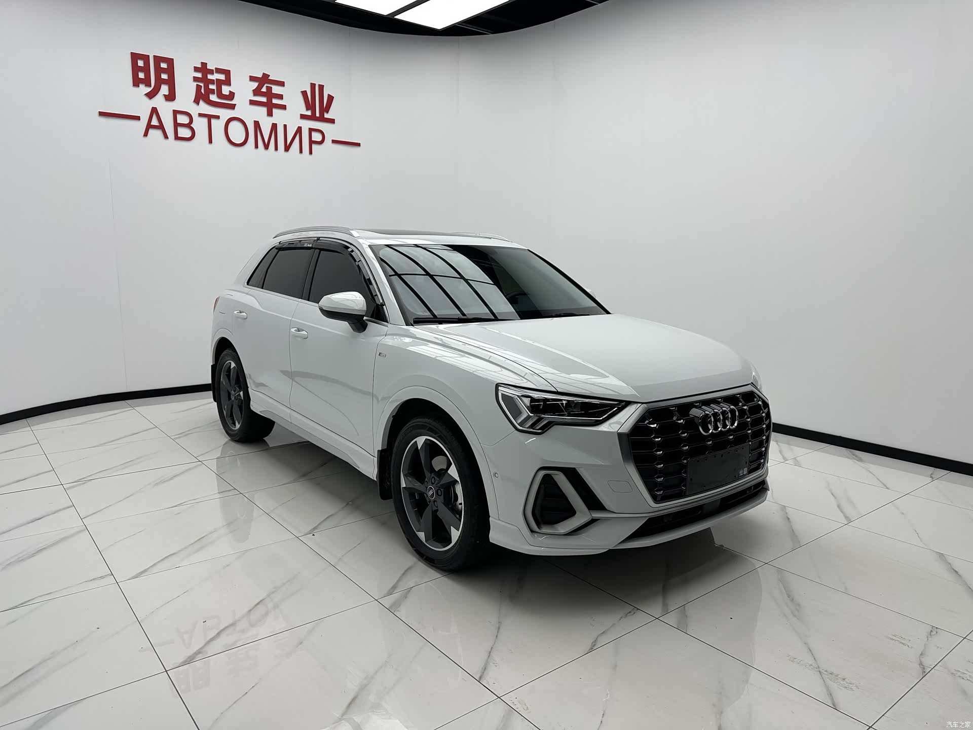 Audi Q3, 2023 3