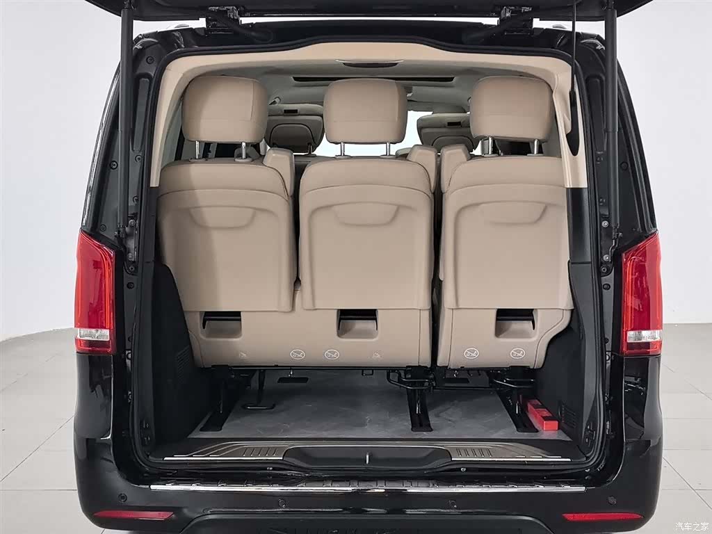 Mercedes-Benz V-Class, 2022 16